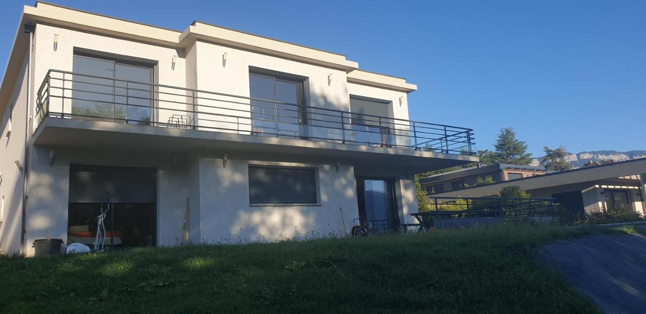 Petit Studio Dans Villa Bord De Lac 艾克斯莱班 外观 照片