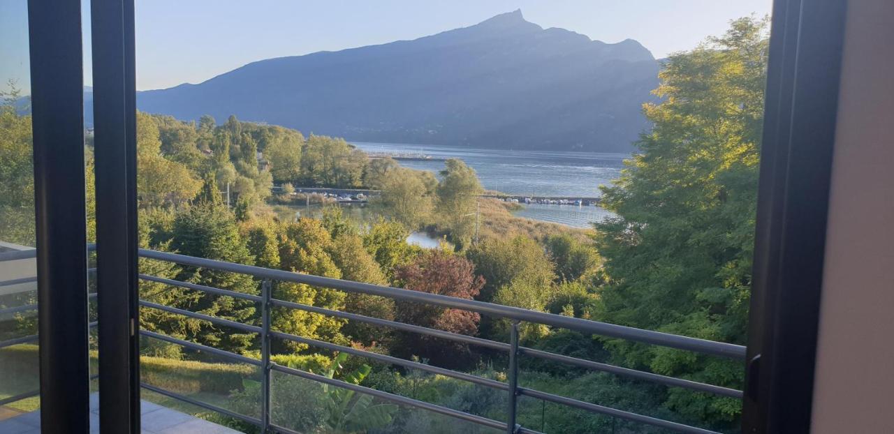 Petit Studio Dans Villa Bord De Lac 艾克斯莱班 外观 照片