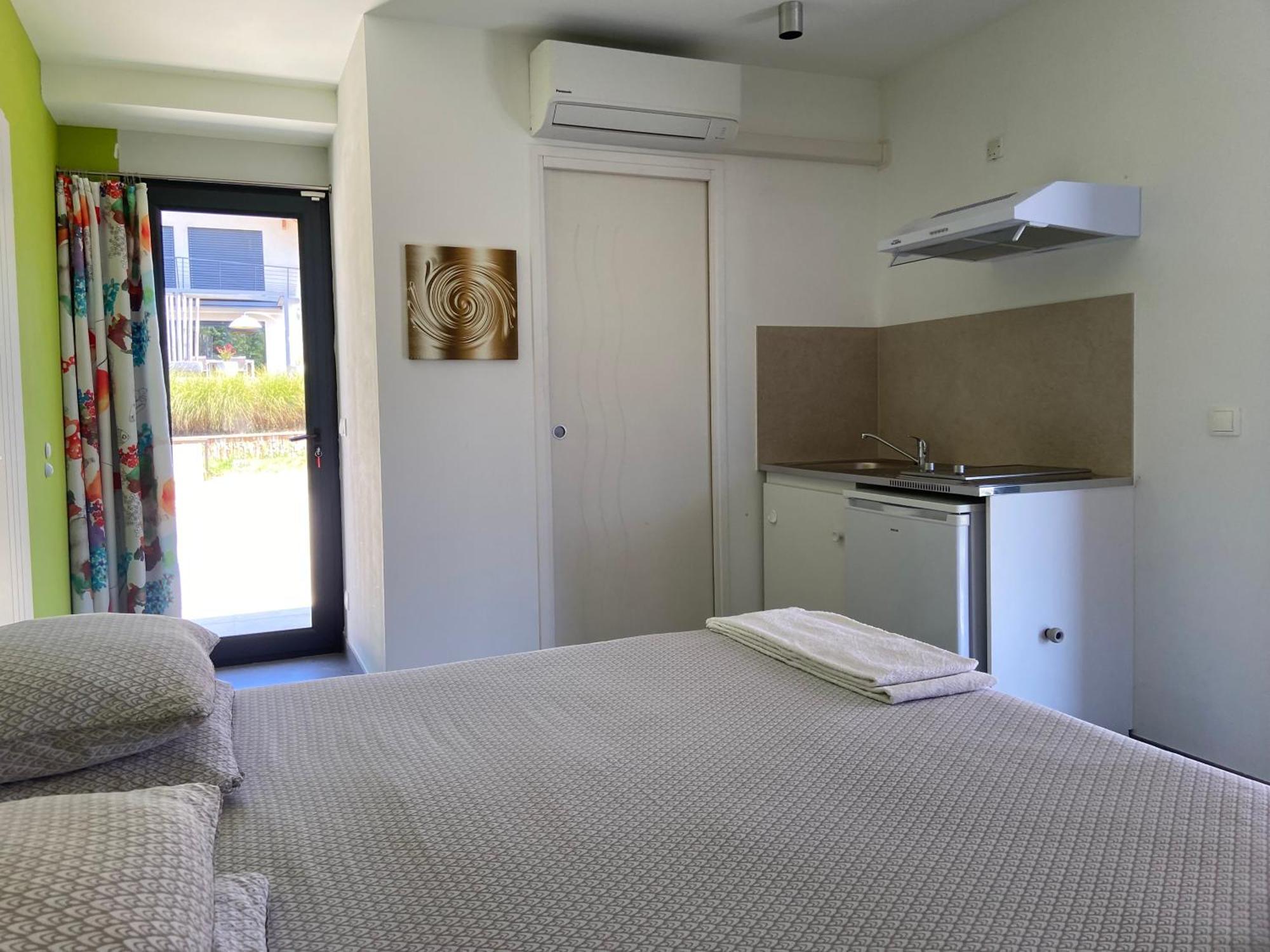 Petit Studio Dans Villa Bord De Lac 艾克斯莱班 外观 照片